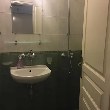 Pirotska Gn / Free Garage Sofia