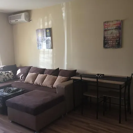 Pirotska Gn / Free Garage *