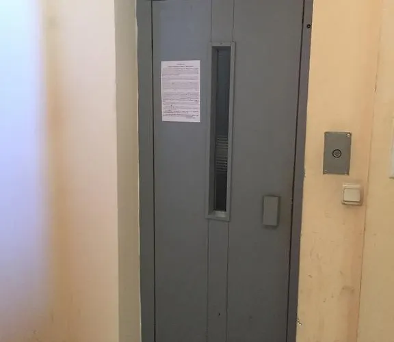 Pirotska Gn / Free Garage София