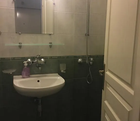 Pirotska Gn / Free Garage София